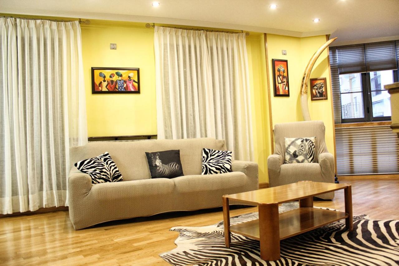Piso Molly Apartment Leon Bagian luar foto