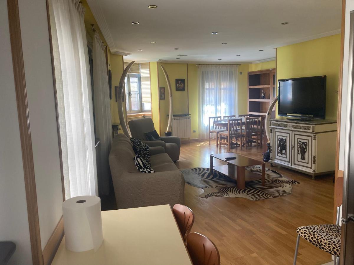 Piso Molly Apartment Leon Bagian luar foto