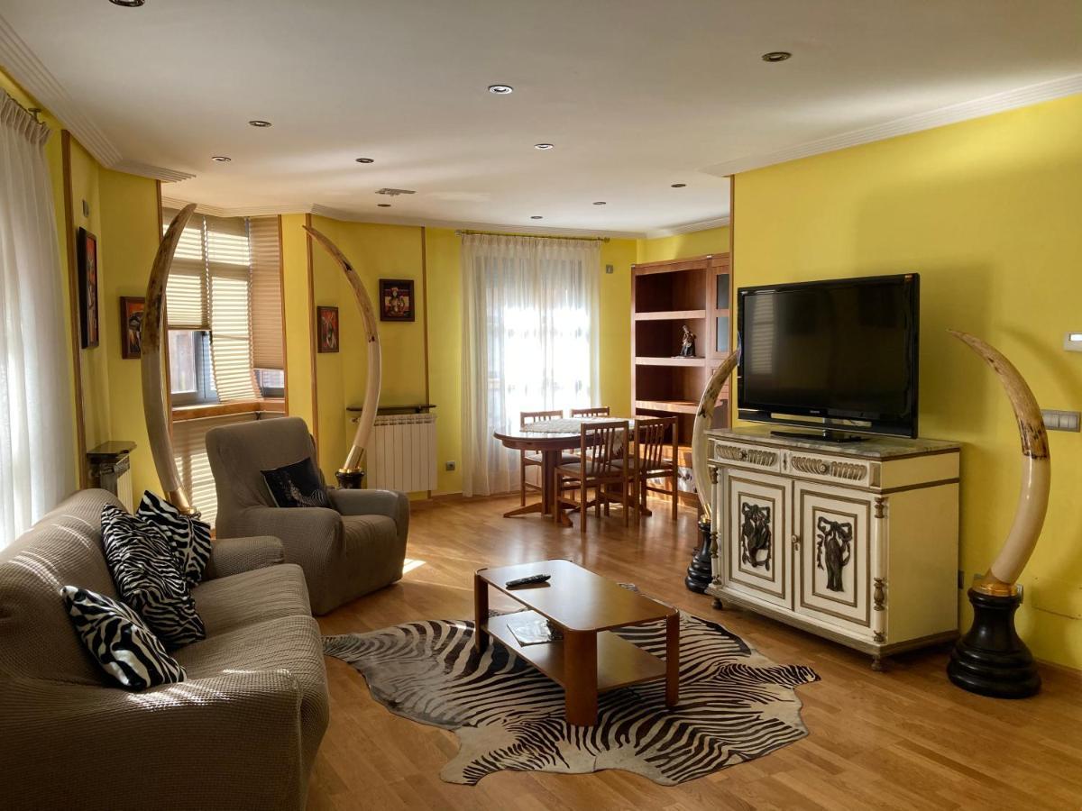 Piso Molly Apartment Leon Bagian luar foto